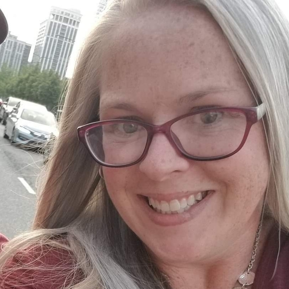 Meet your Posher, Mindy - Picture 1 of 1